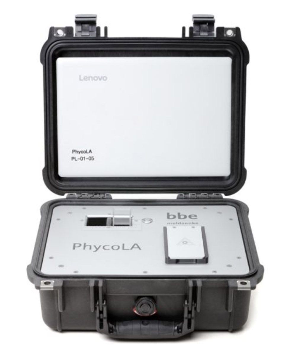 Early warning system for detection of cyanotoxins, flavours and odorous substances